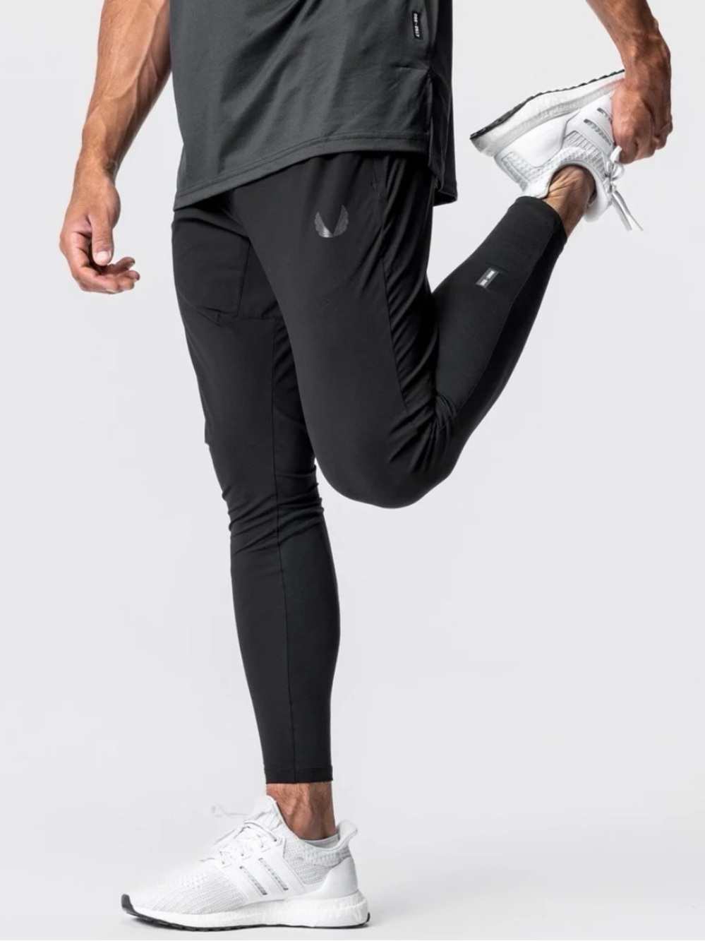 NWT ASRV 0699. Tetra-Lite Hybrid Jogger - Black - Small